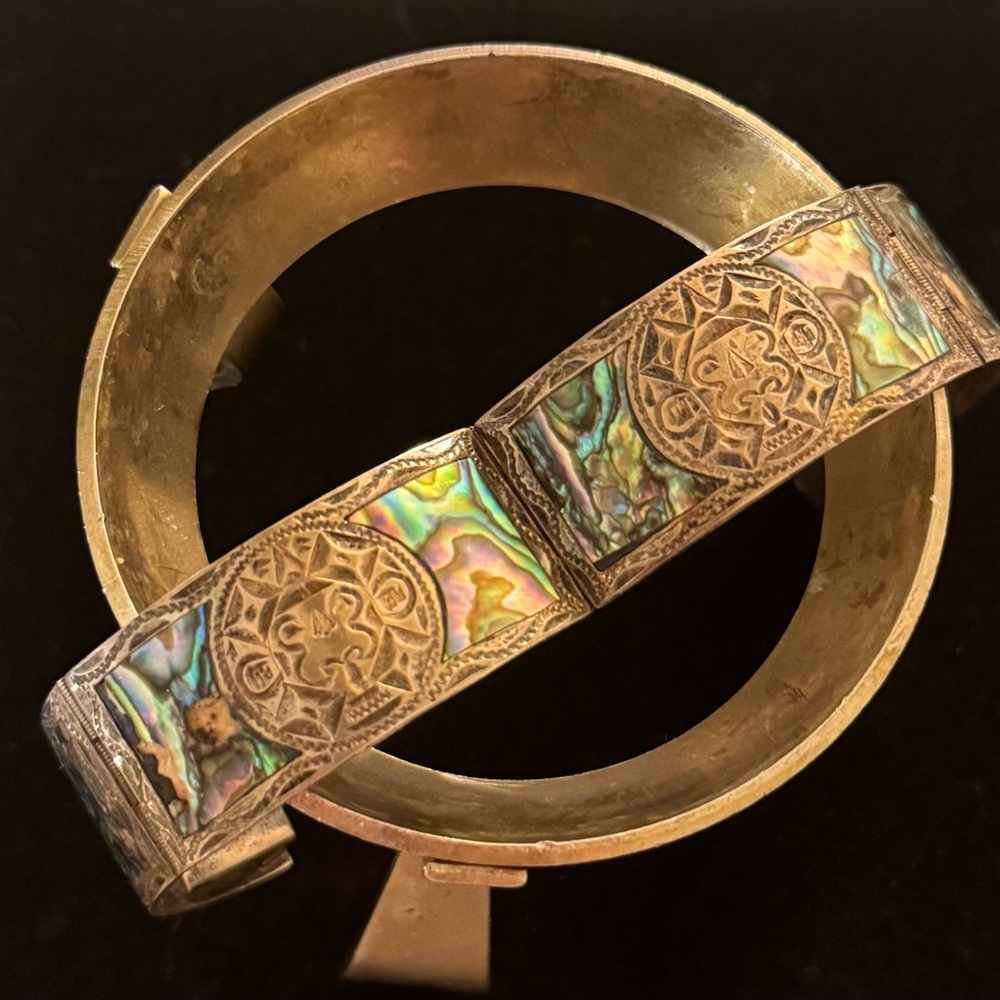 Vintage Abalone and Sterling Mexican Bracelet - Picture 5 of 15